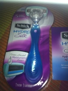 What i Received From This Free sample Offer - 1 Shick Hydro Silk Razor
